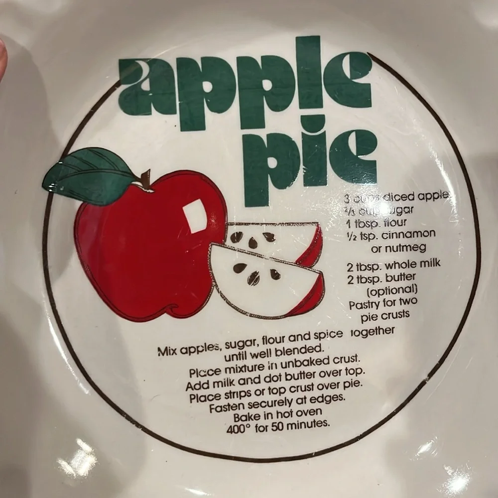 Vintage Mount Clemens Pottery apple pie dish